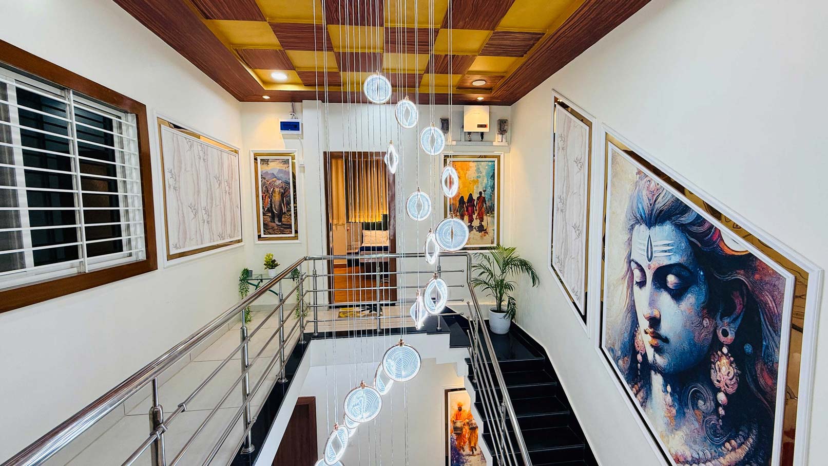 Lobby & Reception - Stairway View